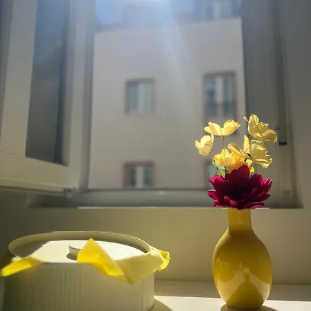 Alcantara Yellow Lejlighed